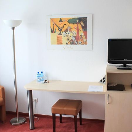 Hotel am Bad Esslingen am Neckar Bagian luar foto