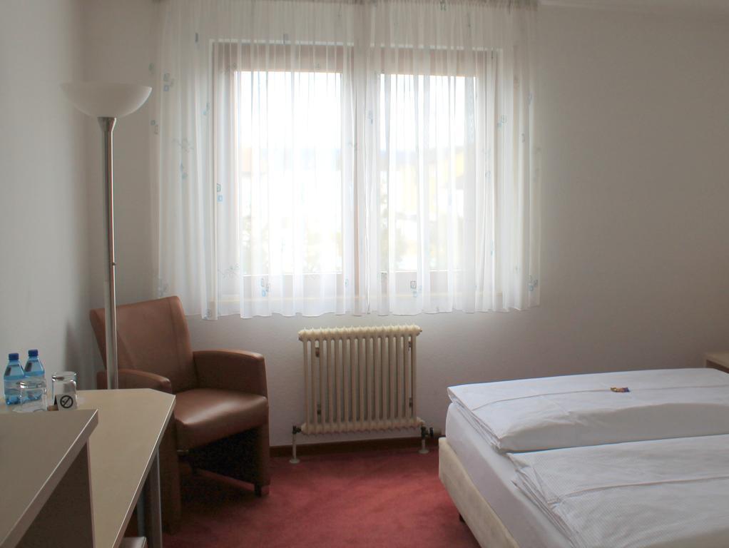 Hotel am Bad Esslingen am Neckar Bagian luar foto